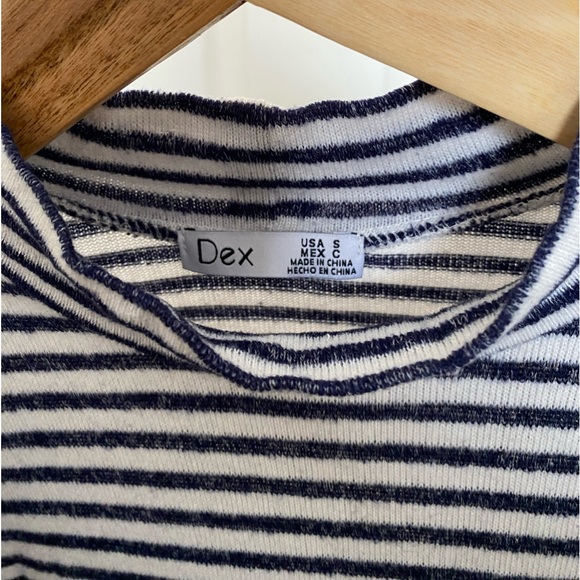 Dex striped top with tie - size Small - Picture 2 of 5